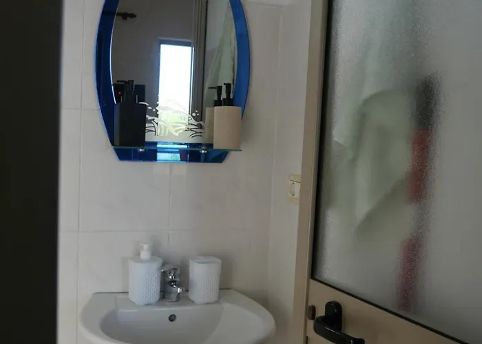 House, For Couple In 2nd Floor דירה *