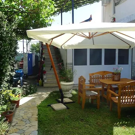 House, For Couple In 2nd Floor Daire *