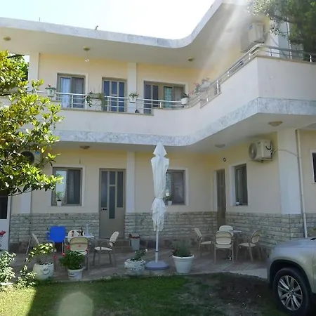 House, For Couple In 2nd Floor Lejlighed *