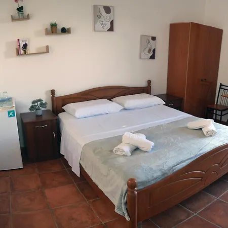 Lägenhet House, For Couple In 2nd Floor *