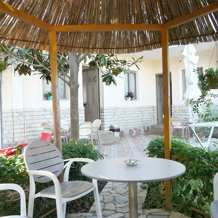 House, For Couple In 2nd Floor *