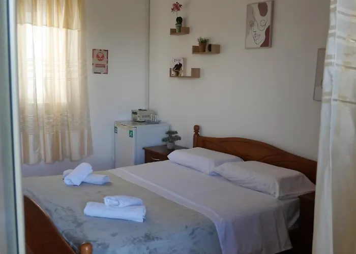House, For Couple In 2nd Floor Apartmán *